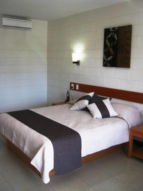 Amanaki Hotel Apia Room photo
